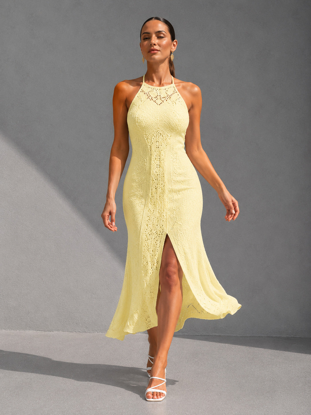 NEREA | VESTIDO HALTER CALADO CON ABERTURA FRONTAL