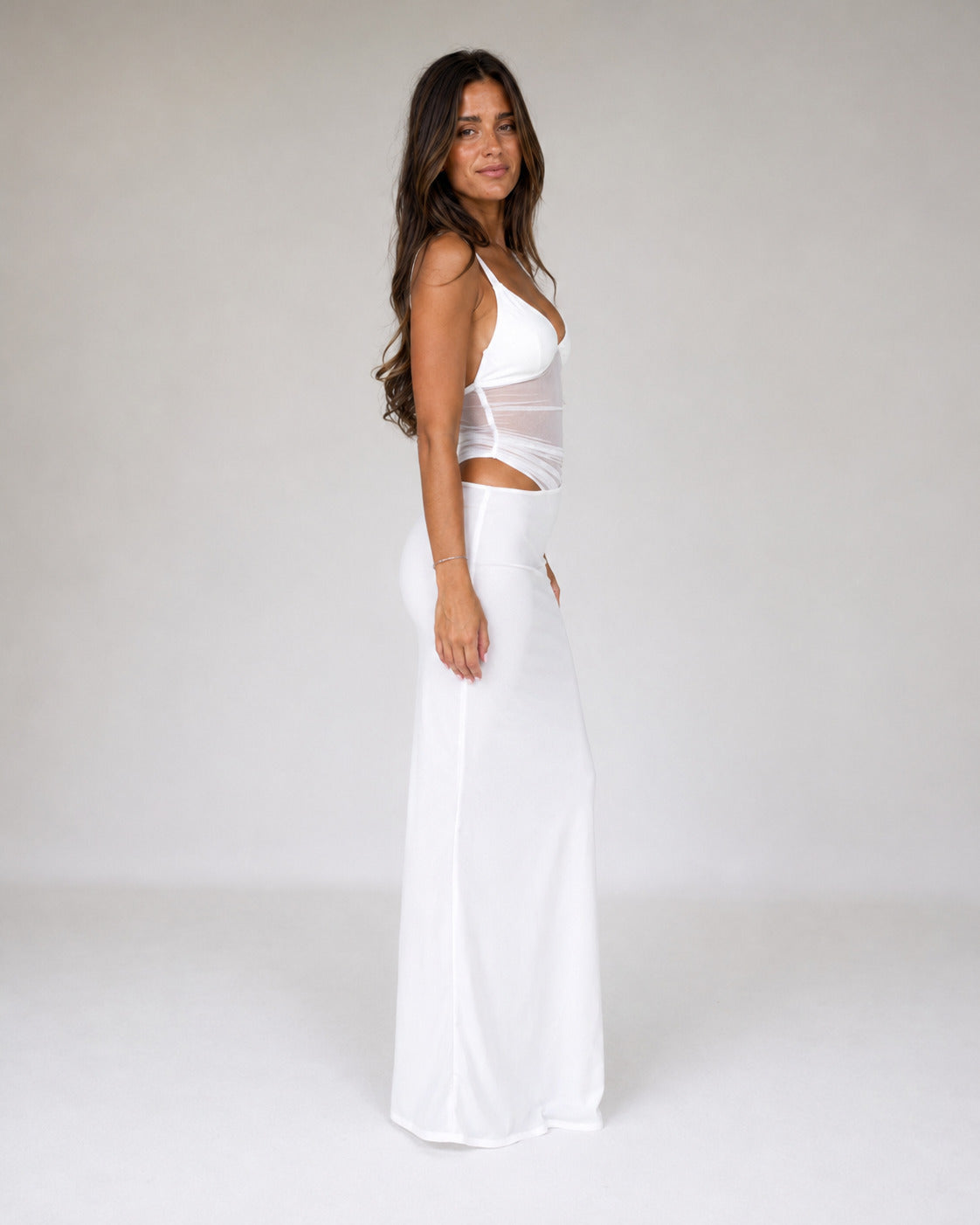 ALBA | VESTIDO LARGO BLANCO CON CUERPO DE MALLA