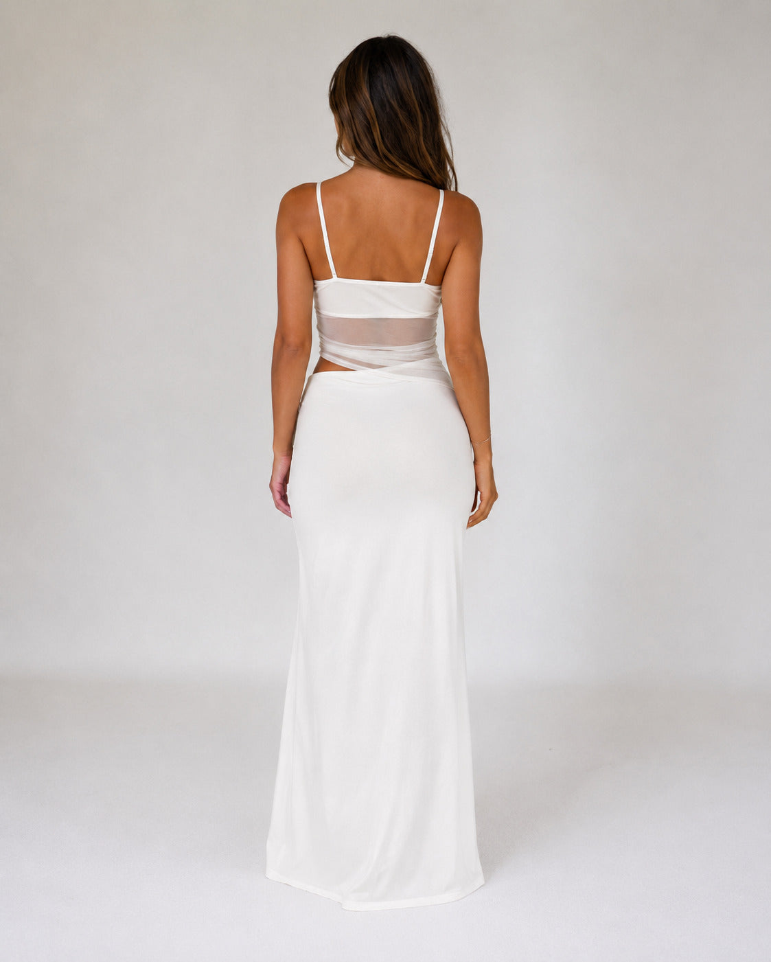 ALBA | VESTIDO LARGO BLANCO CON CUERPO DE MALLA